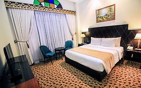 Luneta Hotel Manila 3*